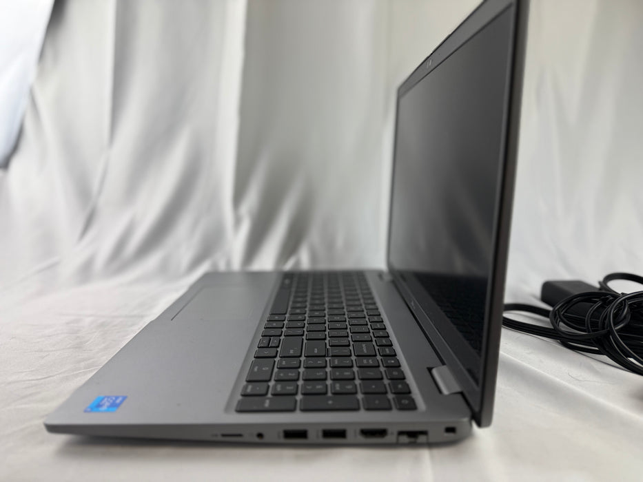 Dell Latitude 5520 15.6" FHD Laptop (i5-1145G7) 512GB