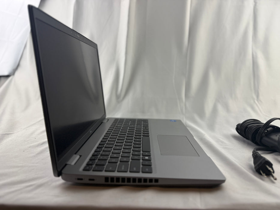Dell Latitude 5531 15.6" FHD Laptop i5-12500H 16GB 256GB