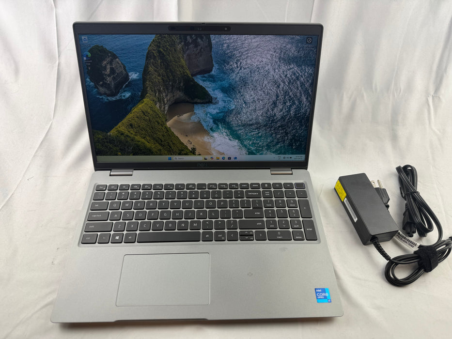 Dell Latitude 5520 15.6" FHD Touchscreen Laptop (Intel i7 11th Gen) **B**