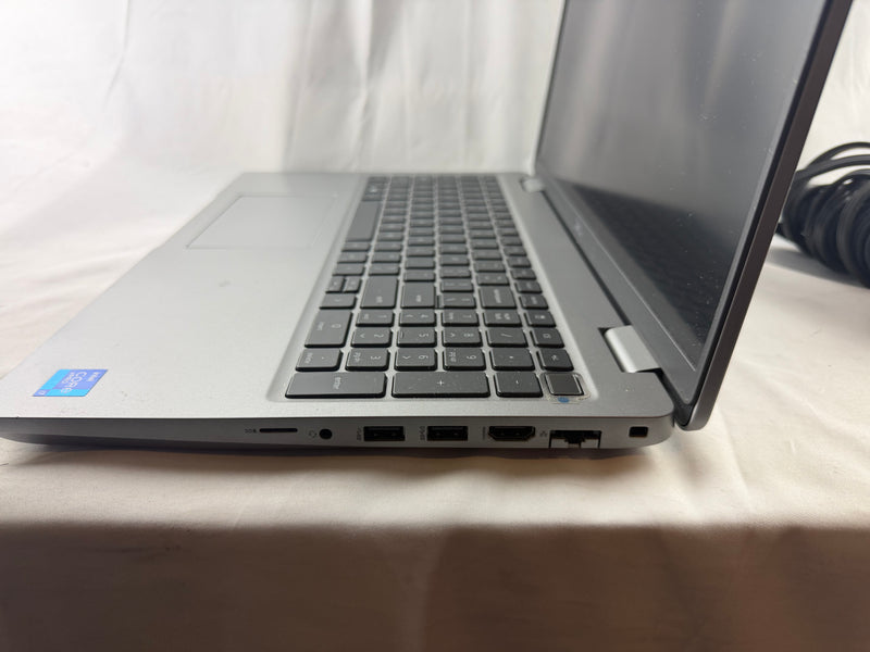 Dell Latitude 5521 15.6" FHD Laptop i7-11850H 16GB 512GB Geforce MX450